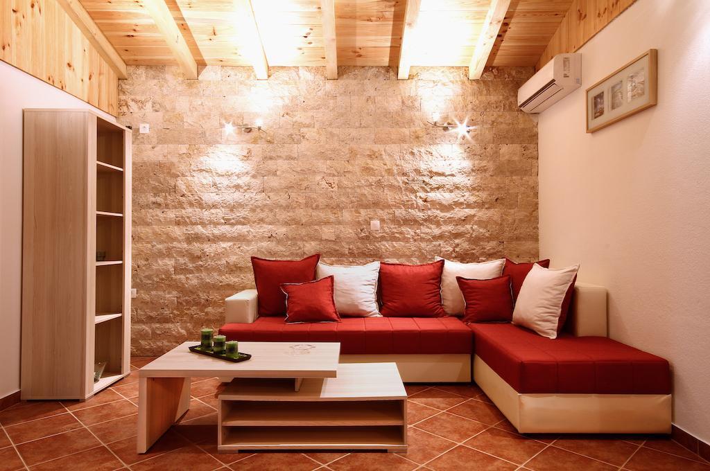 Harmonia Bungalows & Pool Sveti Stefan Rum bild
